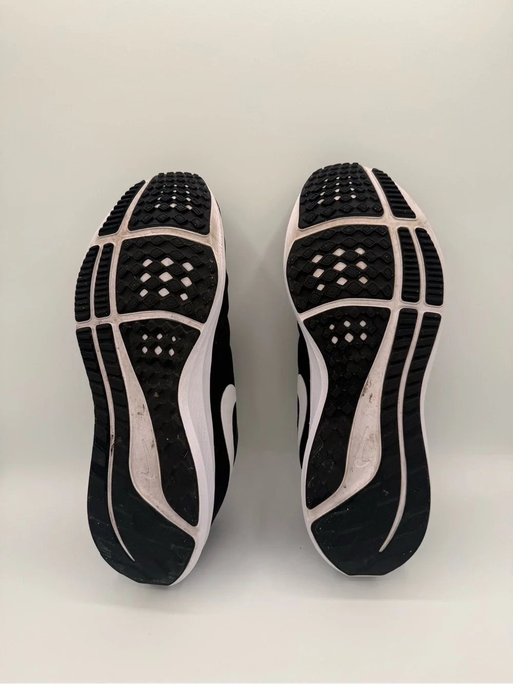 Nike Air Zoom Pegasus 39 Men’s Size 9 Black White Running Shoes DM0164-001